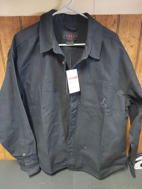 Jordan Essentials Statement Button-Up Shirt in black